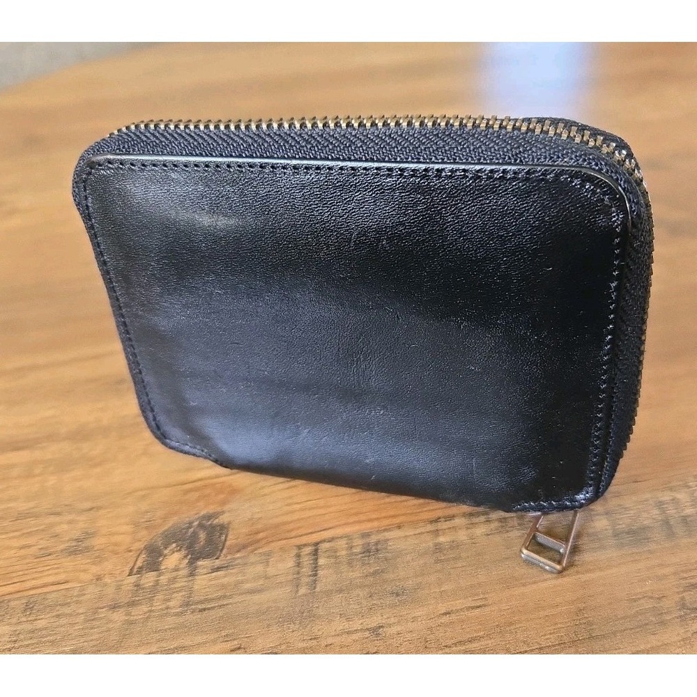Johnny Farah New York Black Zip-Around Leather Wallet/Card Holder Change Slot